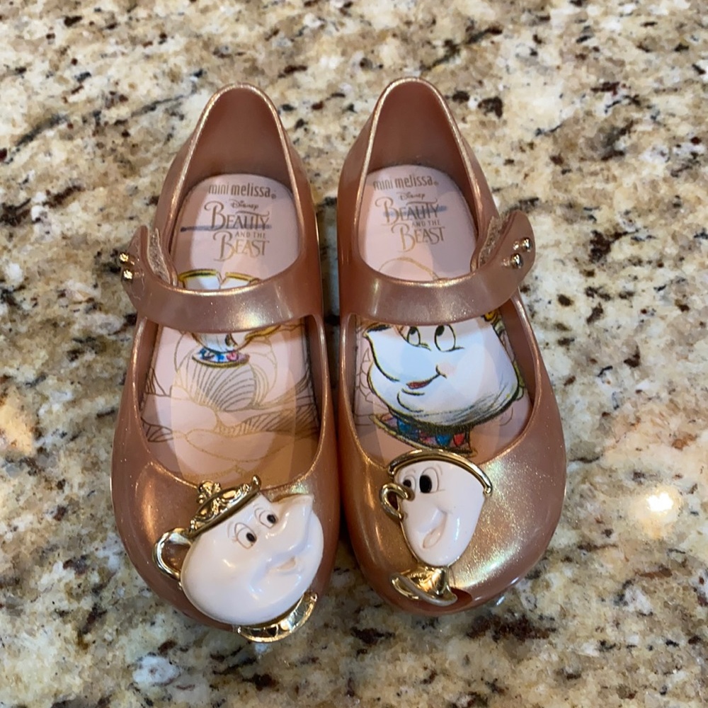 VGUC/GUC BEAUTY AND THE BEAST ROSE GOLD SZ 8